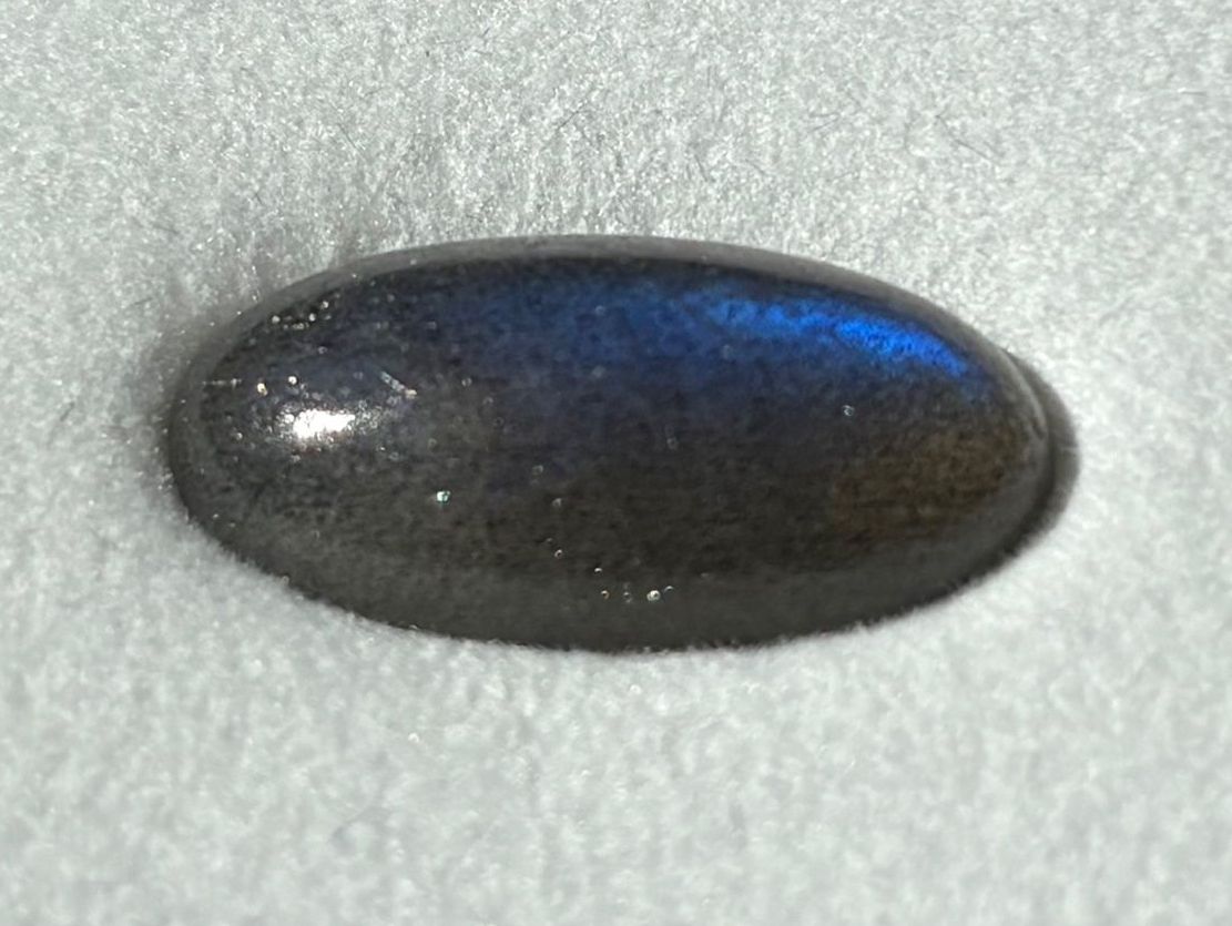 Pietre preziose: Labradorit Oval 8.7 ct. – Usato da Brugg AG venduto da lau_9rvy