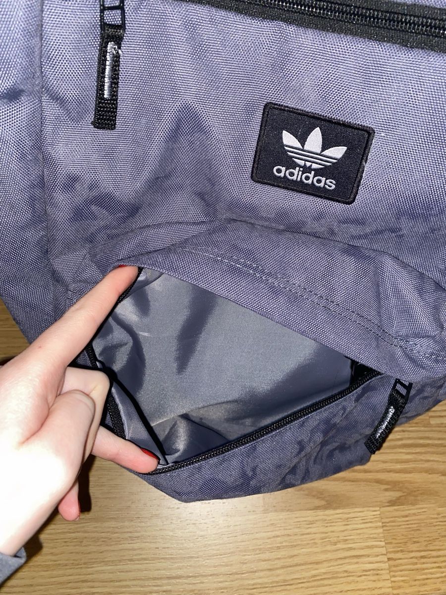Adidas Zaini: Adidas Rucksack - grau – Usato da Samedan venduto da alwi_611 1