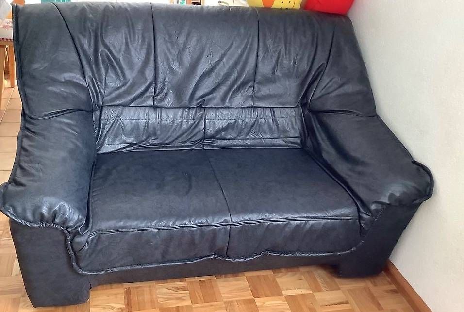 Divani: Canapé bleu foncé occasion – Usato da Icogne venduto da Juka 1