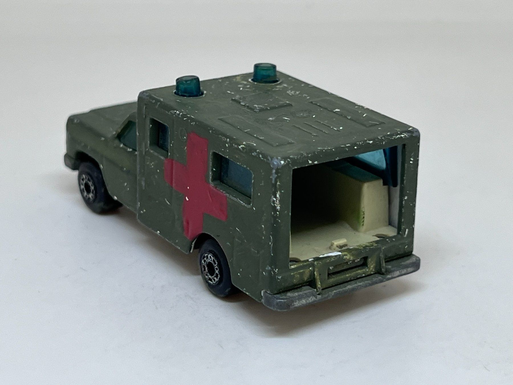 Matchbox Modellini d'auto: Matchbox Ambulance #283 – Usato da Wildegg venduto da LaaBoutique 2