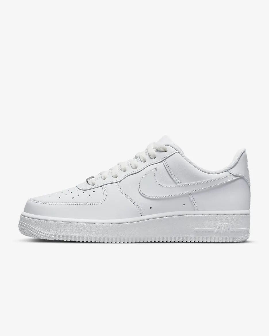Nike Herrenschuhe: Nike Air Force 1 – Neu und originalverpackt aus Le Lignon von Ana2831