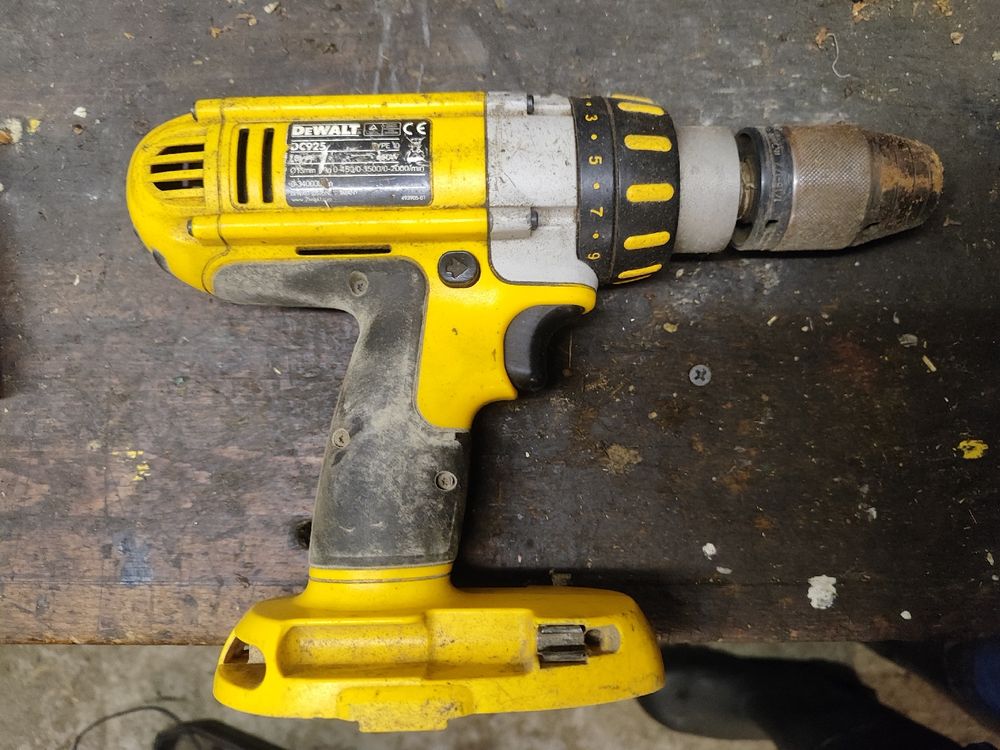 DeWalt Akku Schlagschrauber DC925 (Defekt) in Rickenbach LU für CHF 22 ...