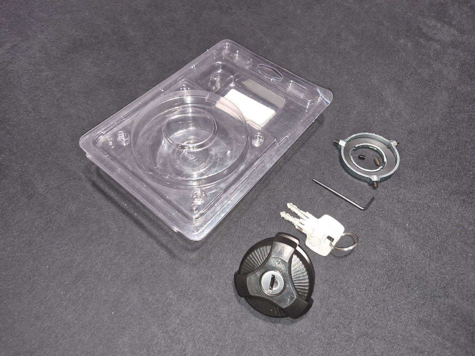 Sachs Mofa-Ersatzteile: Puch/Sachs /Piaggio Tankdeckel abschliessbar universal – Neu und originalverpackt aus Belp von intru 2