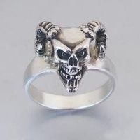 Neu: Teufel SKULL mit Widderhörnern / Gr. 62 / 925 Silber