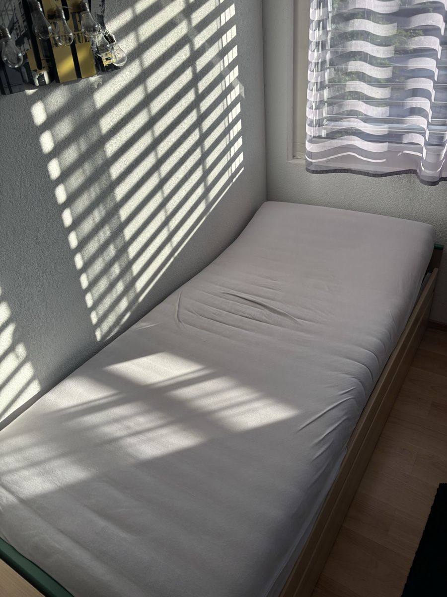 Lits: Lit une place – D'occasion à Grenilles par chl_wgd7