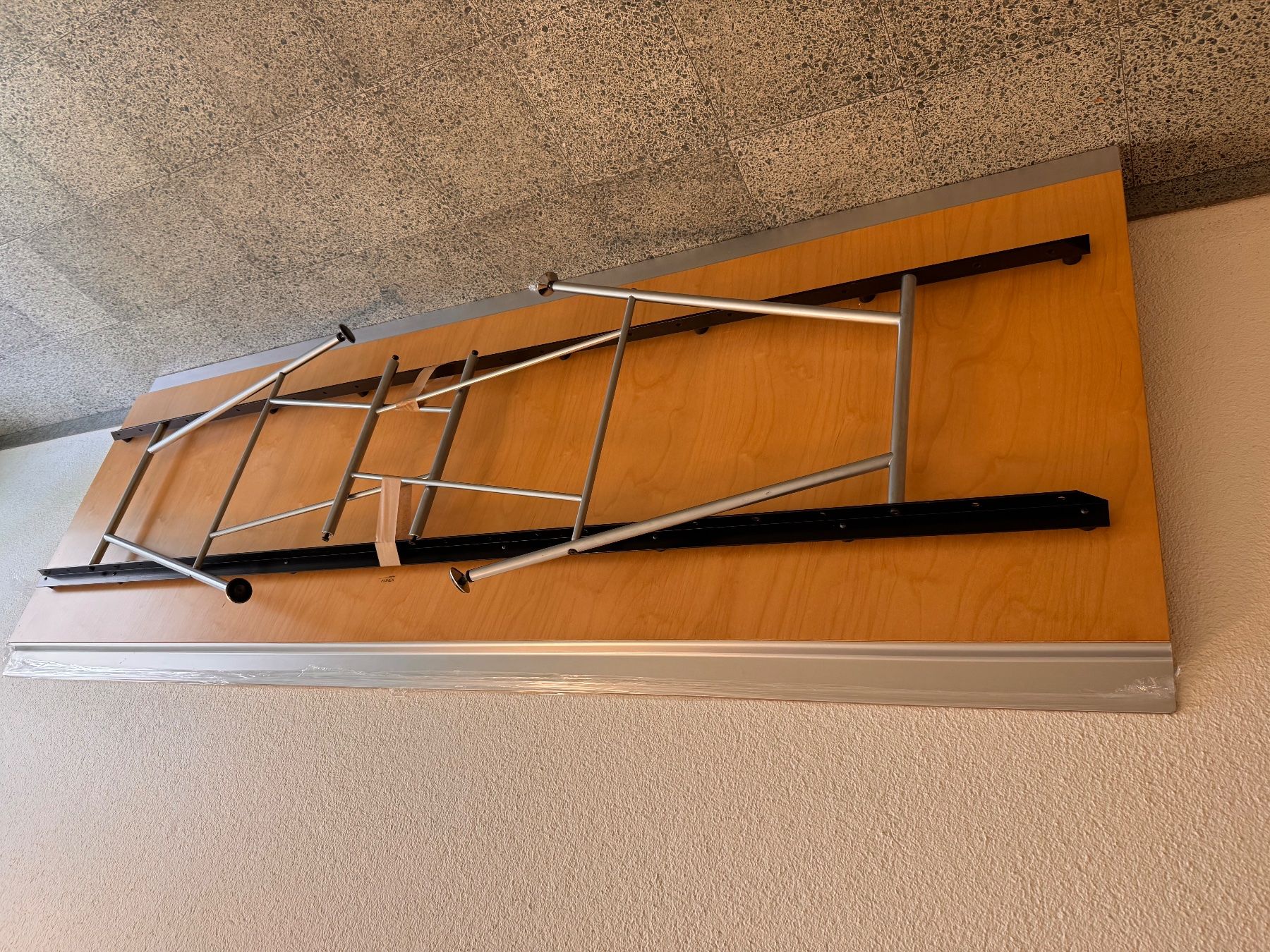 Atelier Alinea Scrivanie: ALINEA, Tisch/Pult 250 x 90 – Usato da Basel venduto da divall55 8