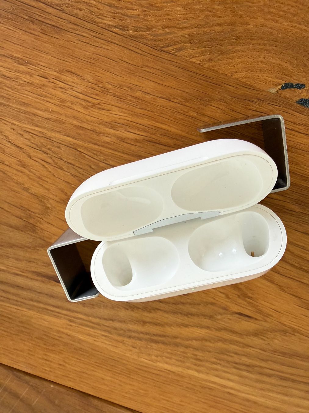 Apple Kopfhörer: APPLE AirPods Pro 1 Charging Case – Gebraucht aus Lausanne von Nine1982 2