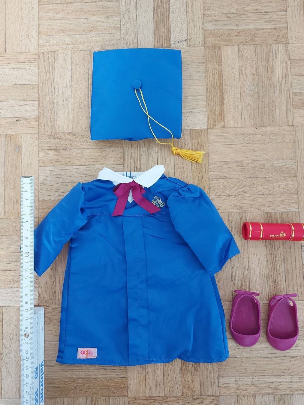 Puppen: Puppenkleider-Set von OGdolls – Gebraucht aus Flims Dorf von Truemorish