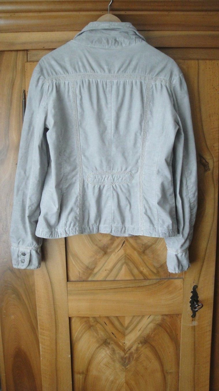 Nile Giacche: Nile Jacke hellgrau Gr. M – Usato da Erlenbach ZH venduto da Sondeiwendiz 2