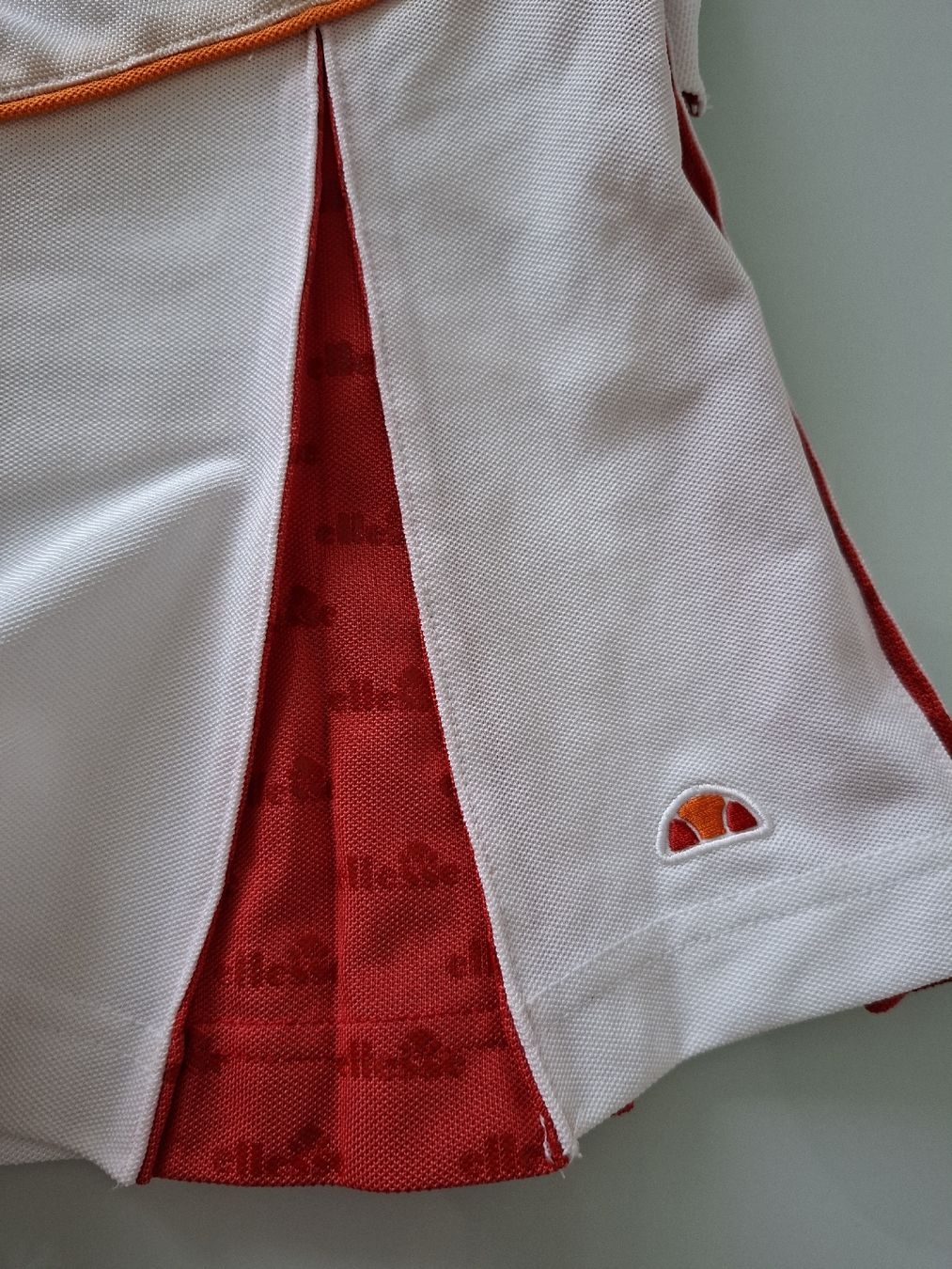 Ellesse Lotti di vestiti: Ensemble de tennis Ellesse, taille M, – Usato da Renens VD venduto da ser_j2fn 5