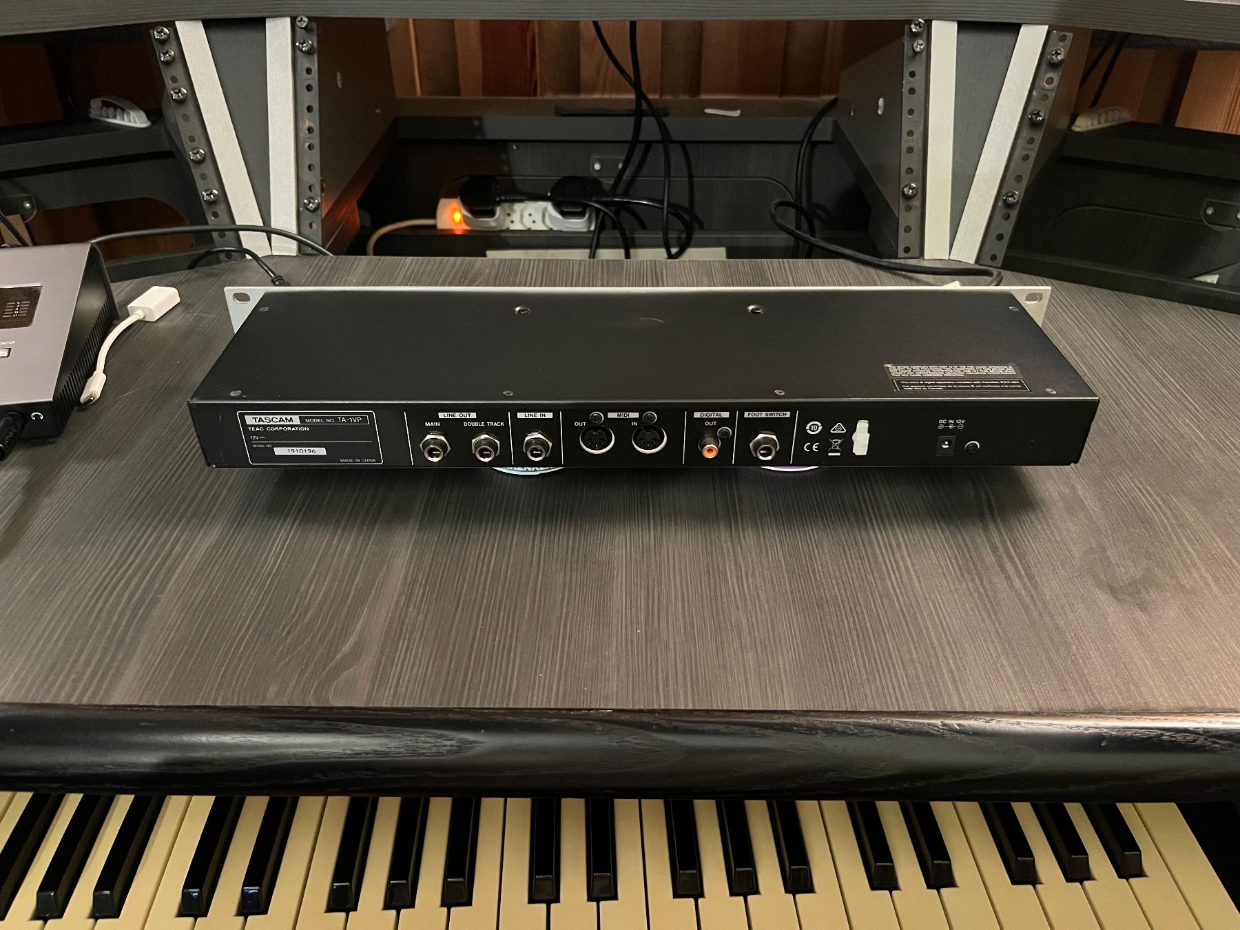 Tascam Aufnahmegeräte: Tascam TA-1VP Vocal Processor  neuwertig – Gebraucht aus Zürich von head_winzi 1
