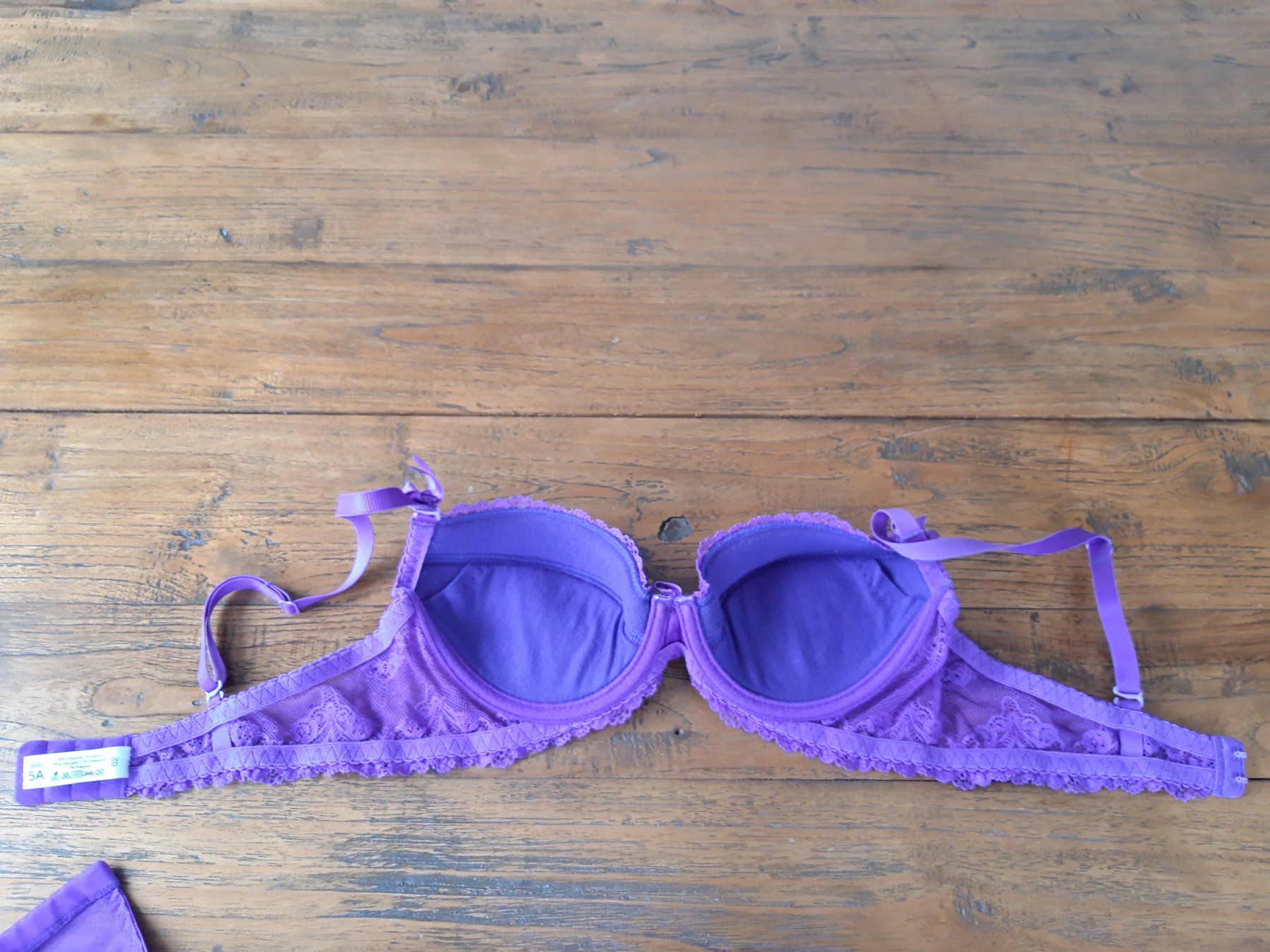 Altra biancheria intima: Violettes Set BH, Tanga, Strapsengürtel Spitze – Usato da Feuerthalen venduto da tanatha_st 2