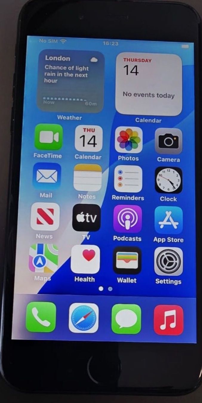 Apple Portables: Apple iPhone SE + Apple Watch Series 2 - Bundle – D'occasion à Versoix par sin_22ht 1