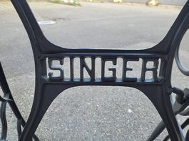 ANTIKE SINGER NÄHMASCHINE MIT HOLZKASTEN