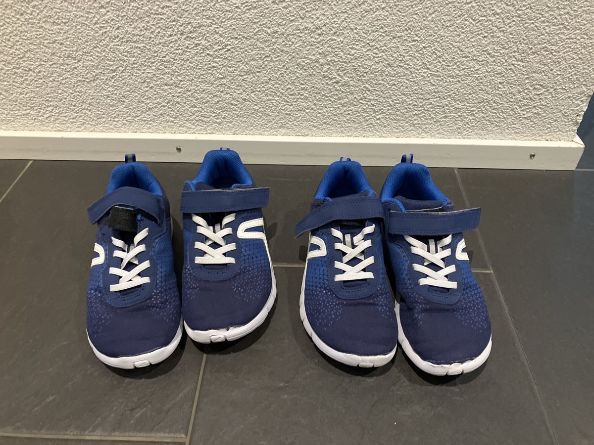 Scarpe per ragazzi: Hallensportschuhe Junge – Usato da Röschenz venduto da RS4147