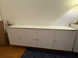 Buffet avec 4 portes en MDF et acier - Blanc et doré - SINEA