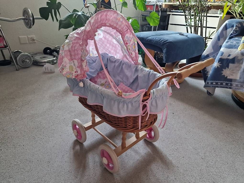 Carrozzine per bambole: Geflochtener Puppenwagen – Usato da Würenlingen venduto da Nicole3671 1