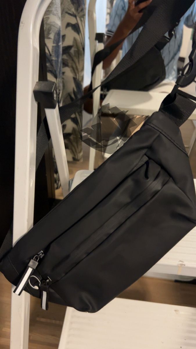 Borse: Bauchtasche Schwarz ungebraucht – Nuovo (secondo la descrizione) da Zürich venduto da D.Arroyo