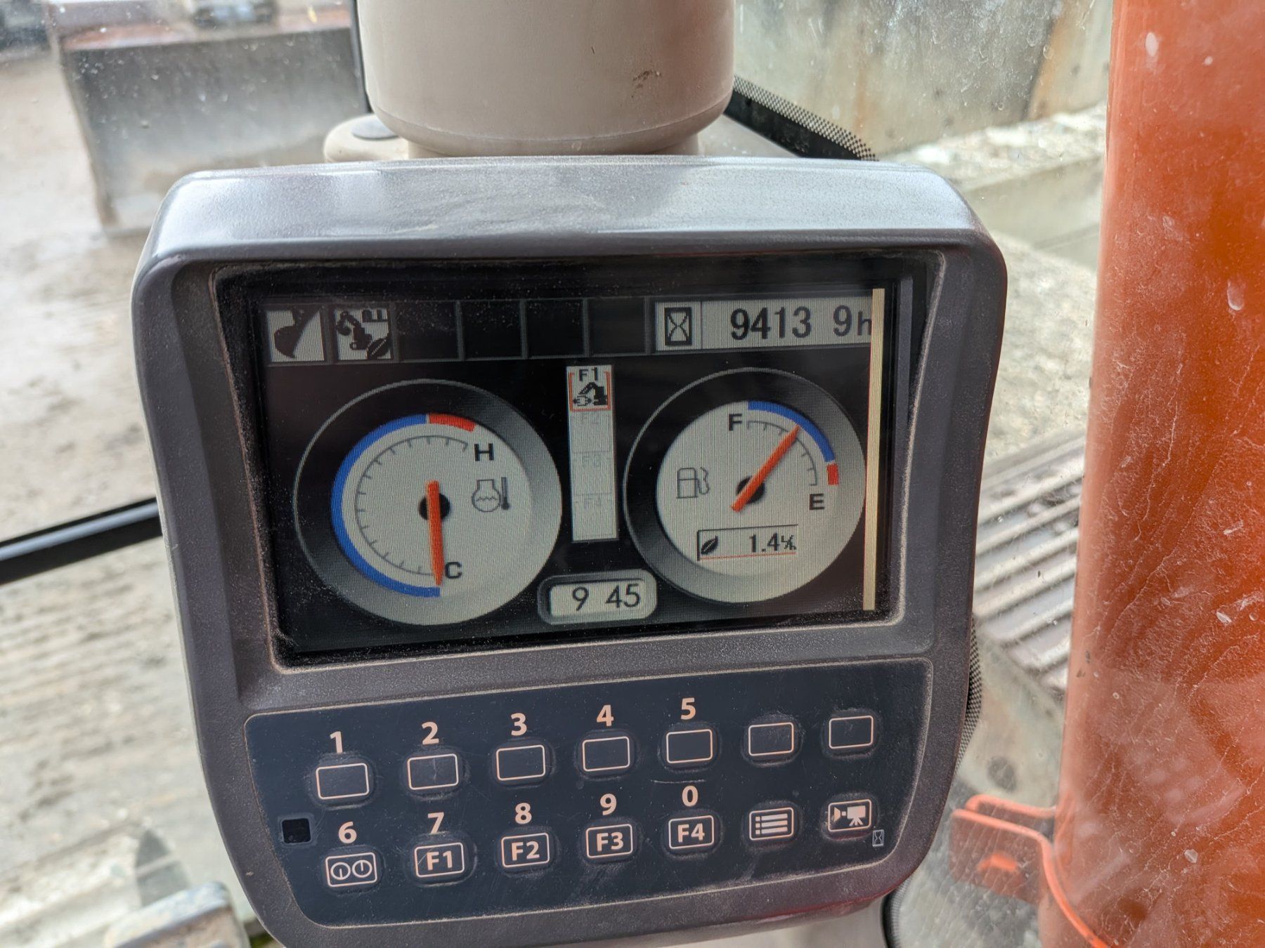Hitachi Bagger: Hitachi ZX 130-3 – Gebraucht aus schachen von mikep01 7