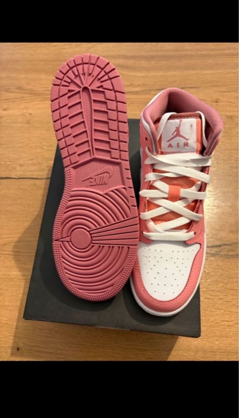 Jordan Scarpe da donna: Jordan 1 mid pink , 38eu ,neuve avec box – Usato da La Tour-de-Trême venduto da ben_kn6s 2