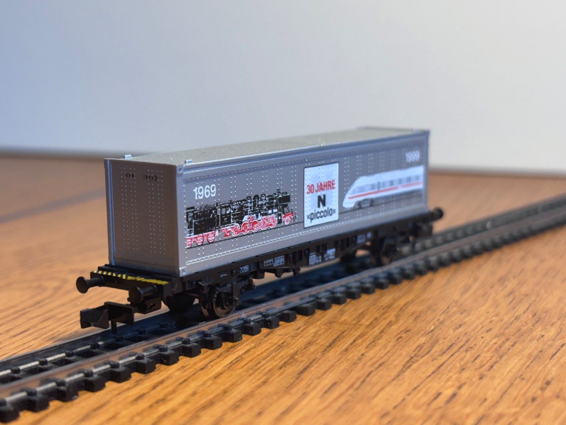 Modellini di ferrovie: e1967: Containerwagen (Spur N) – Usato da Birsfelden venduto da Birs_25 2