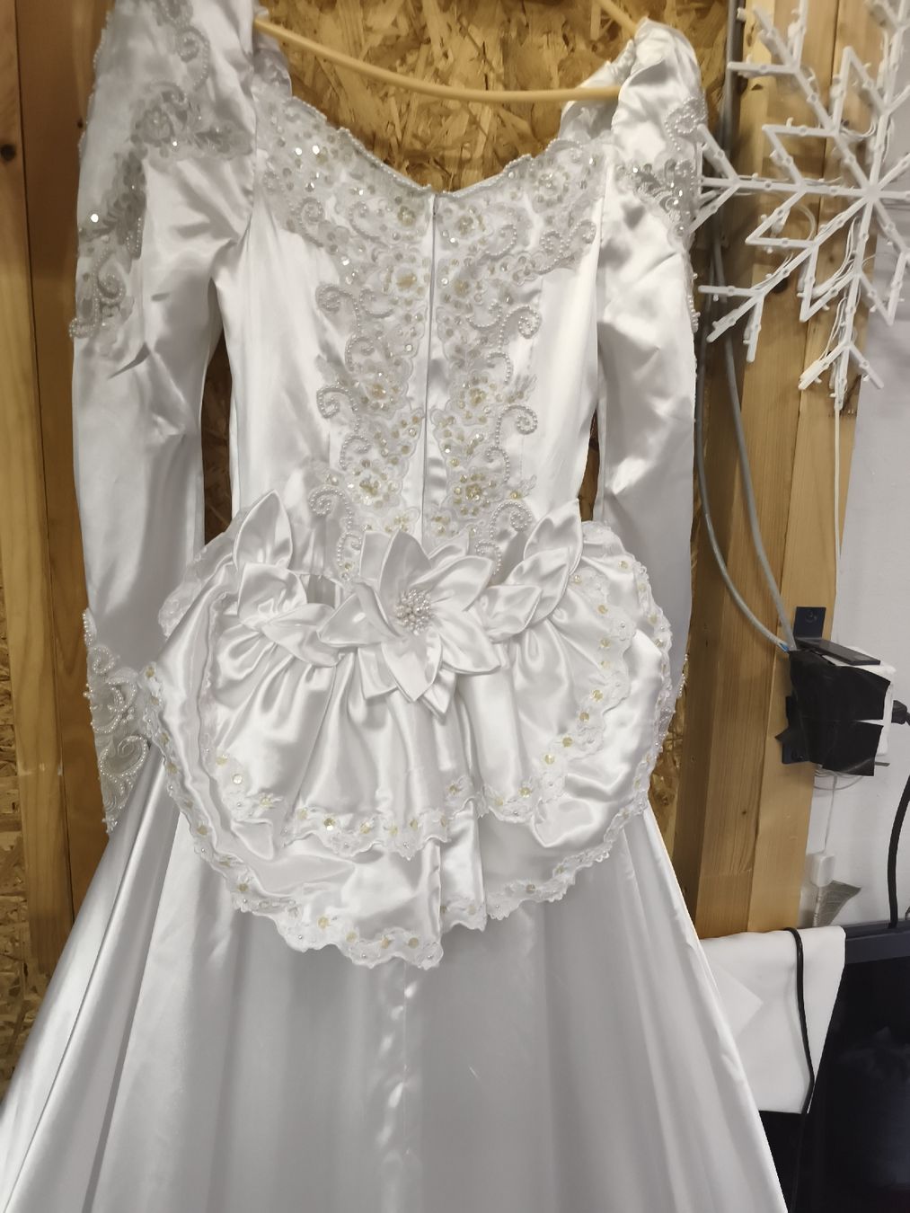 Idropulitrici ad alta pressione: Hochzeitkleid mit Schleppe (A4) – Usato da Künten venduto da Schnaepplihuus 5
