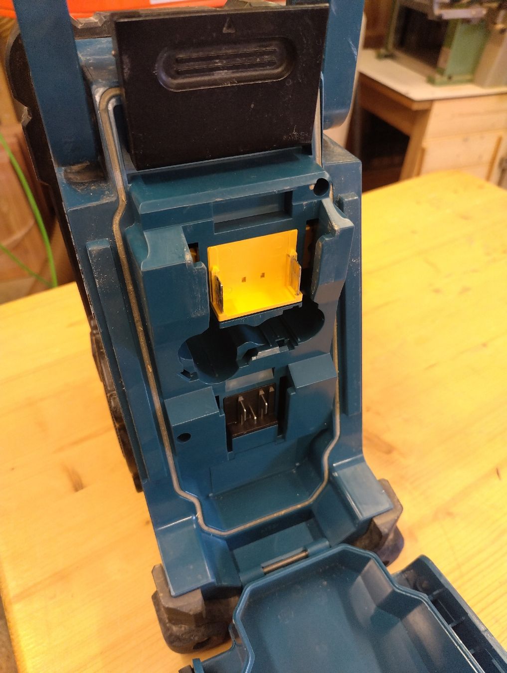 Makita Radio: Makita DAB+ Baustellenradio – Usato da Buchackern venduto da flubua 4