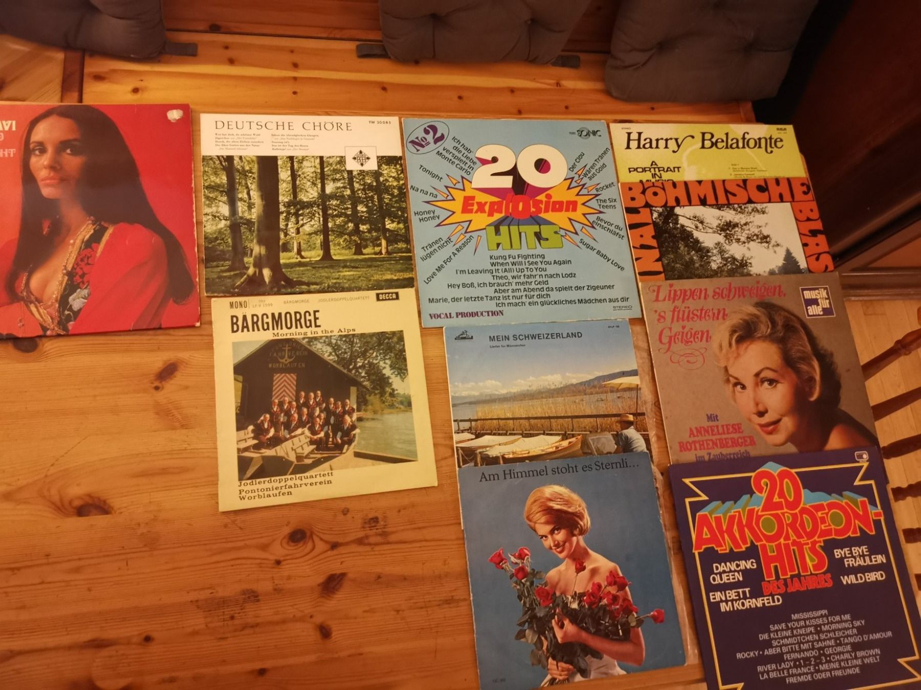 Dischi in vinile: 32 Schallplatten Schlager, Klassisch, Schweizerisch Folklore – Usato da Koppigen venduto da mic_v7ms 1