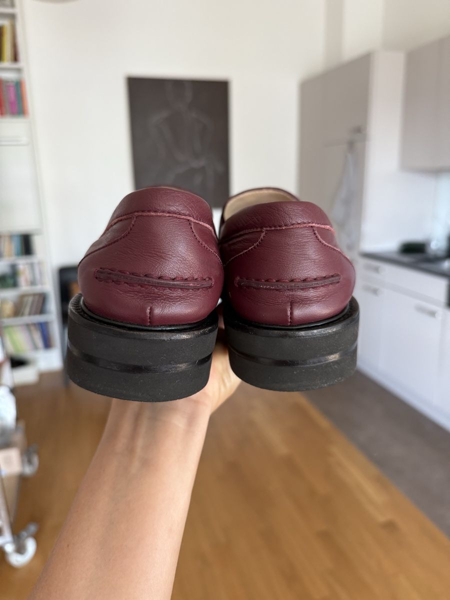 Stuart Weitzman Scarpe da donna: Stuart Weitzman burgundy leather loafers, size 37 – Nuovo (secondo la descrizione) da Zürich venduto da gracieteS 4