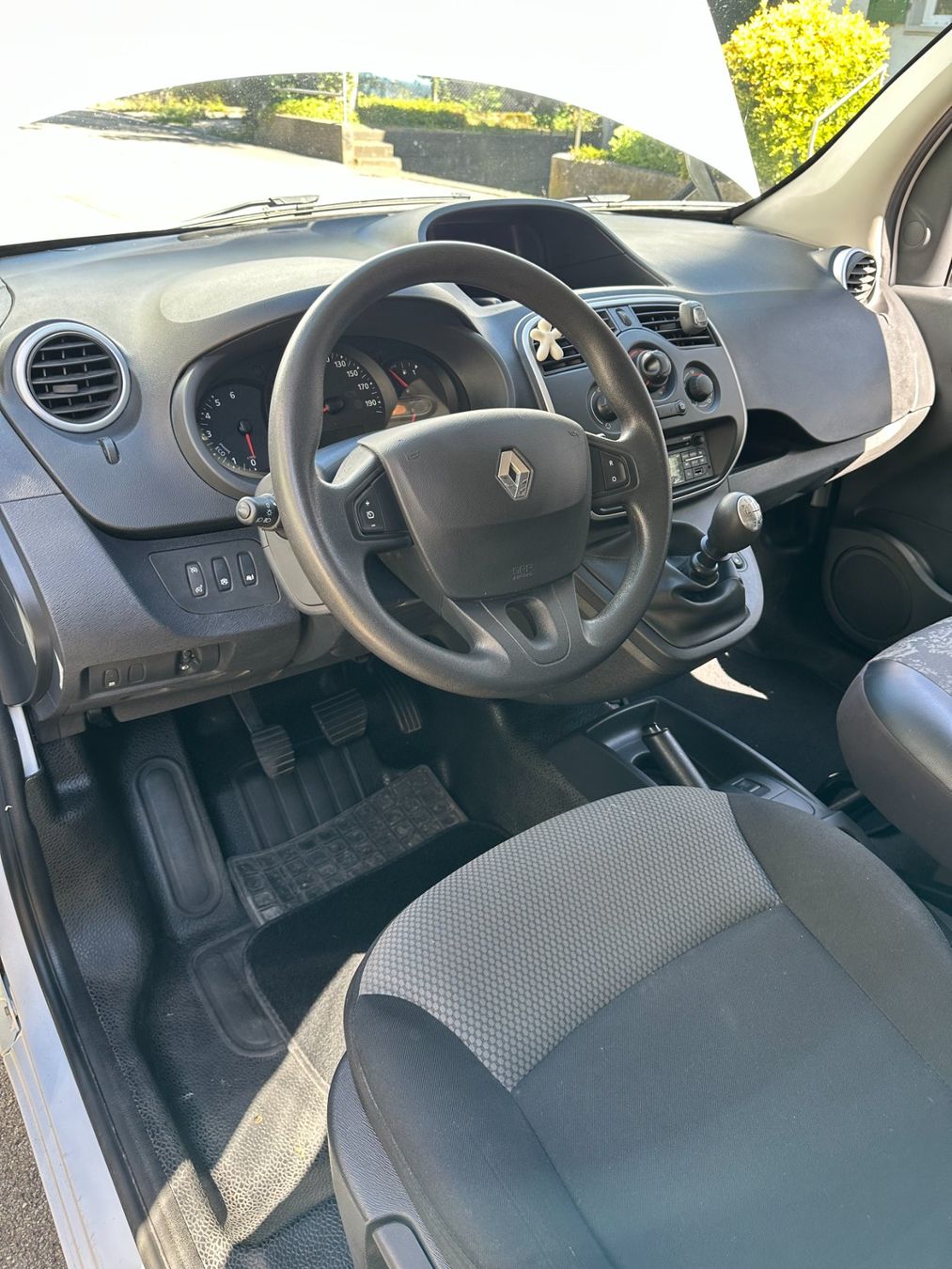 Renault Veicoli commerciali: renault kangoo DCi 115 – Usato da Laupen BE venduto da ThePowerOfDreams1 9