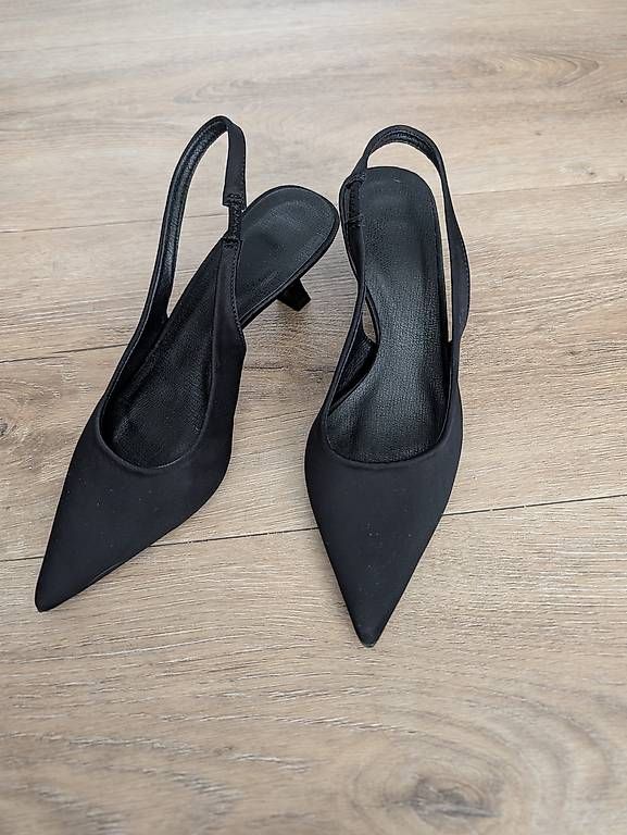 Scarpe da donna: Slingback-Pumps / Kitten Heels schwarz – Usato da Schwarzenbach SG venduto da ana_vb2s
