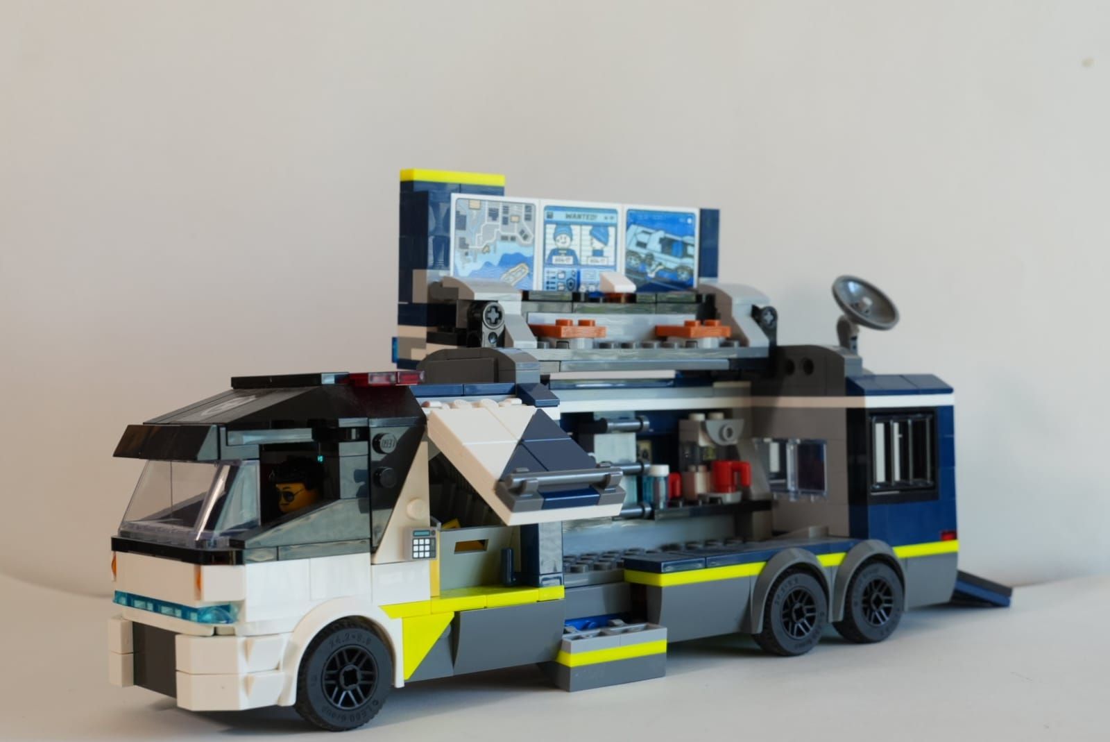 Lego Kit di costruzioni: camion de police scientifique  – Usato da Vevey venduto da Yves_j_r 2