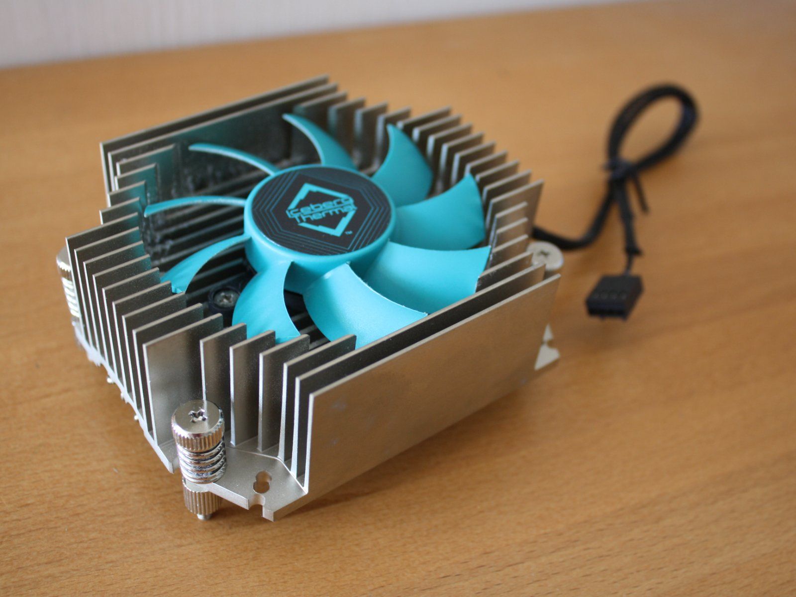 Amd Composants électroniques: Prozessor AMD Ryzen 5 1600 mit CPU Kühler – D'occasion à Beringen par Ostrul 3