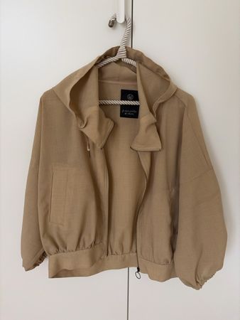 Leichte Jacke Beige Kapuze Oversized