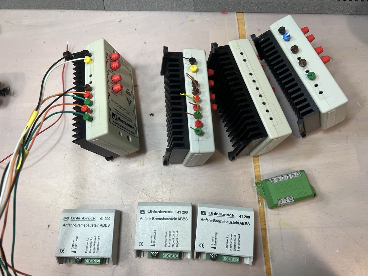 Modelleisenbahnen: Div Elektronische Bausteine – Gebraucht aus Dübendorf von Troggy 1