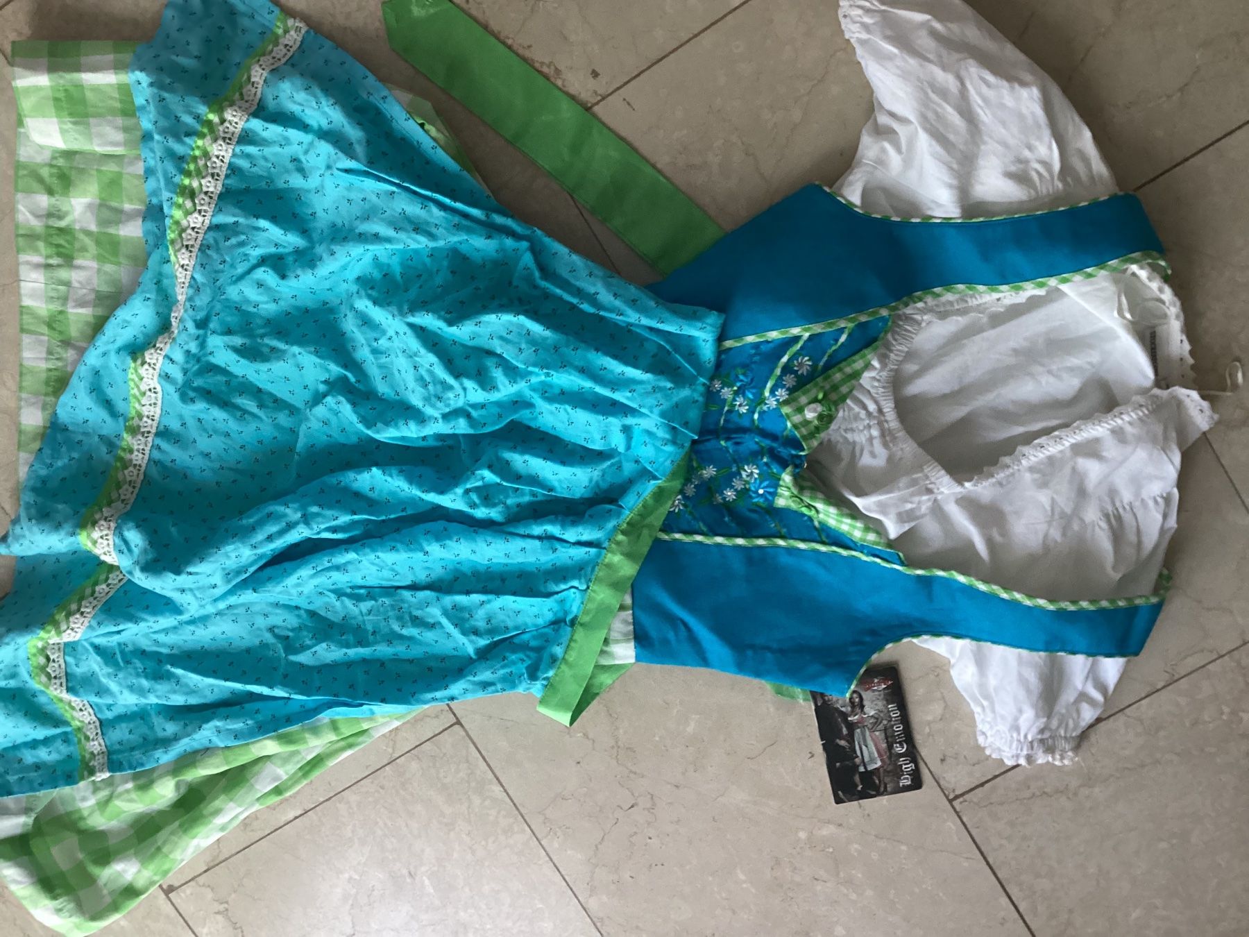 Kleider: Stockerpoint Damen Dirndl – Neu (gemäss Beschreibung) aus Flüelen von ne08