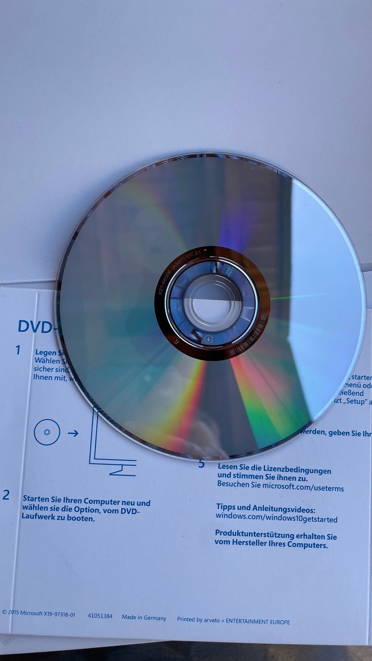 Microsoft Software: Windows 10 Pro Vollversion 64-Bit German DVD – Usato da Glattfelden venduto da cybermaxx 1