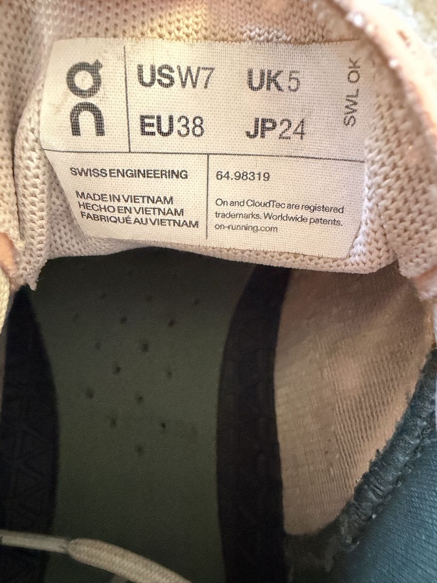 On Chaussures hommes: Scarpe On Cloud Taglia EU 38 usate – D'occasion à Lugano par can_xdd8 4