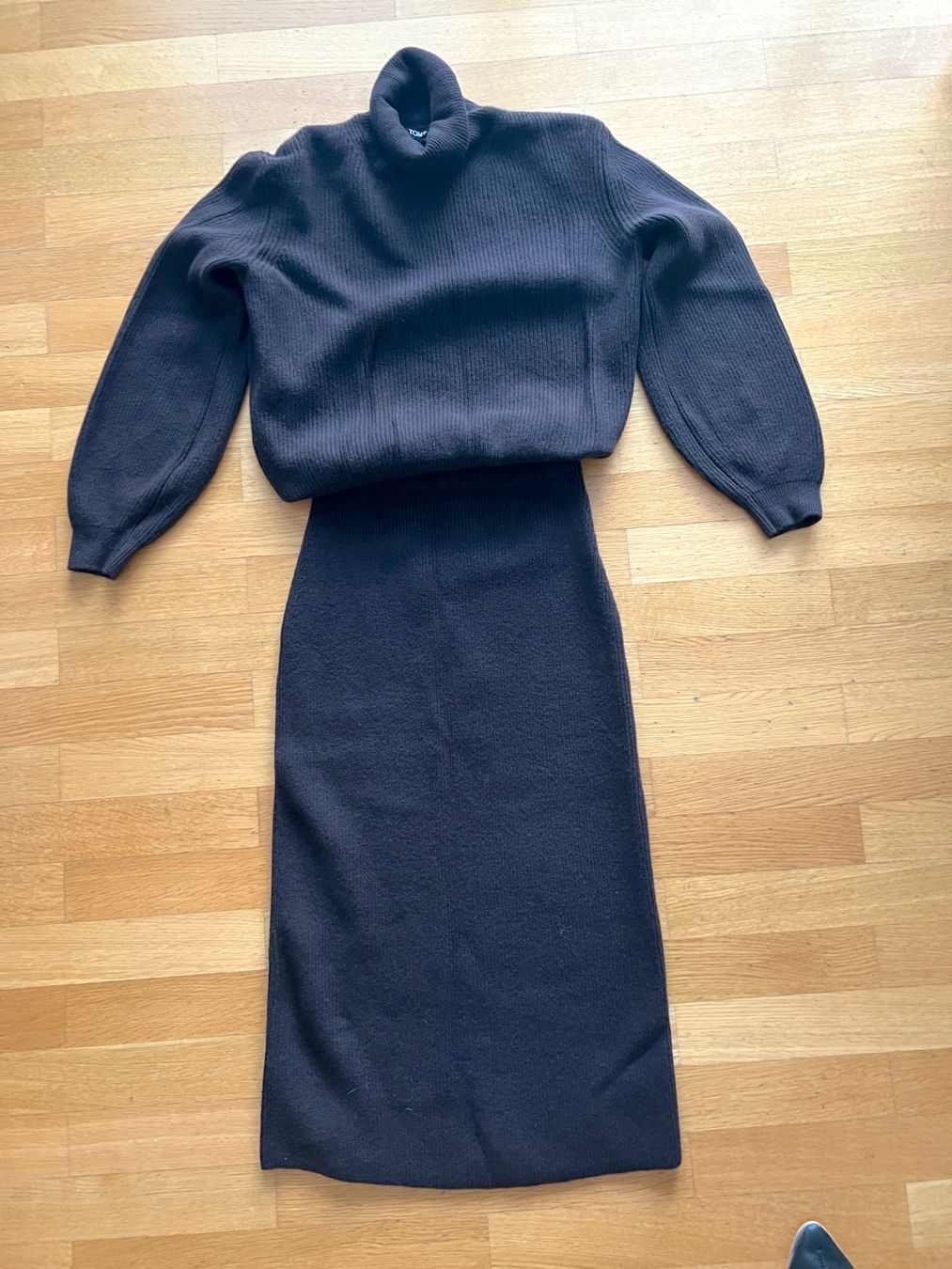 Vestiti: Edles Strickkleid (Set Pullover & Rock) von Tom Ford Gr. S – Nuovo (secondo la descrizione) da Binningen venduto da criss-cross