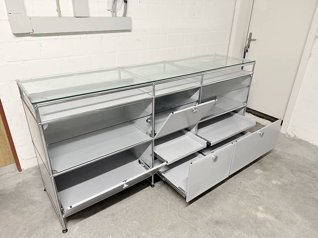 USM Cassettiere: USM Haller Sideboard Mattsilber Mit Glas TOP PREIS – Usato da Dietikon venduto da Kumar_Occasionen 5