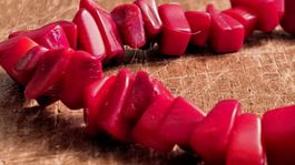 Armband Koralle rot Vintage oder antik unregelm. Steinchen