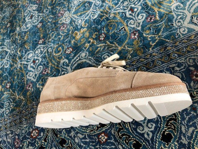 Damenschuhe: NEUER Echt Veloursleder Schnürschuh, Gr. 39 – Neu (gemäss Beschreibung) aus Berg am Irchel von EsHiWa 3
