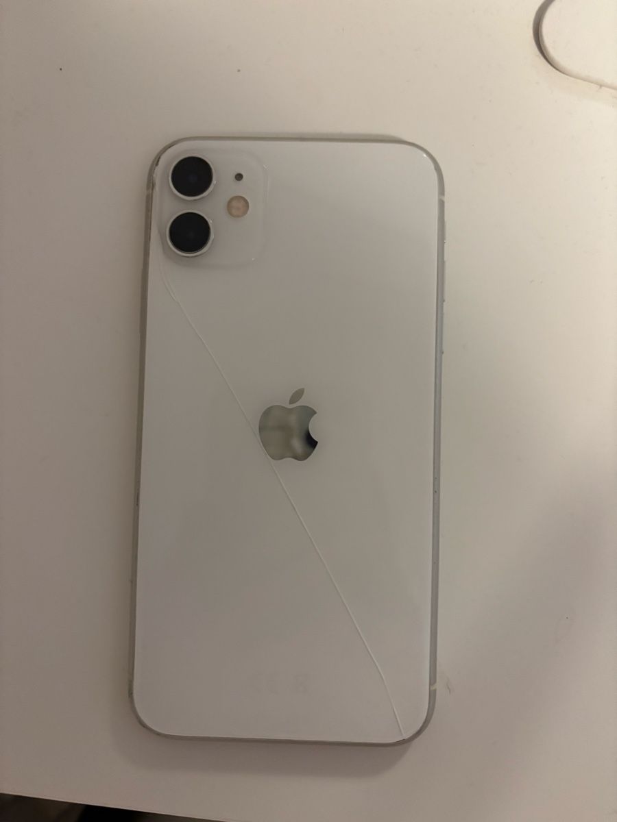Apple Telefoni cellulari / Smartphones: Apple iPhone 11 64GB  – Usato da Wil SG venduto da Ilaria.v 1