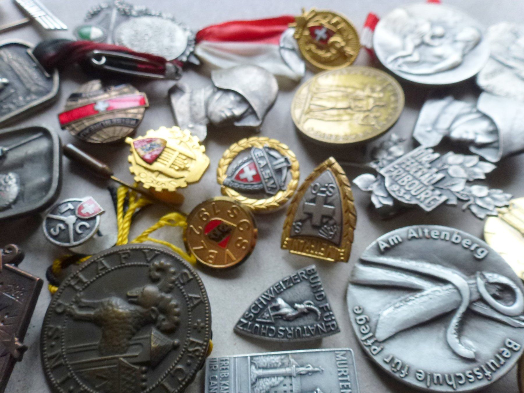 Medaglie: ++ Sammlung Anstecker, Abzeichen, auch viel Silber mitdabei – Usato da Walkringen venduto da Casablanca777 6