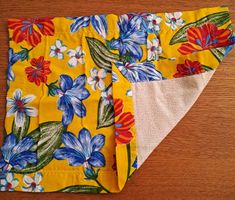 Vier schöne Blumen- Leinentischsets