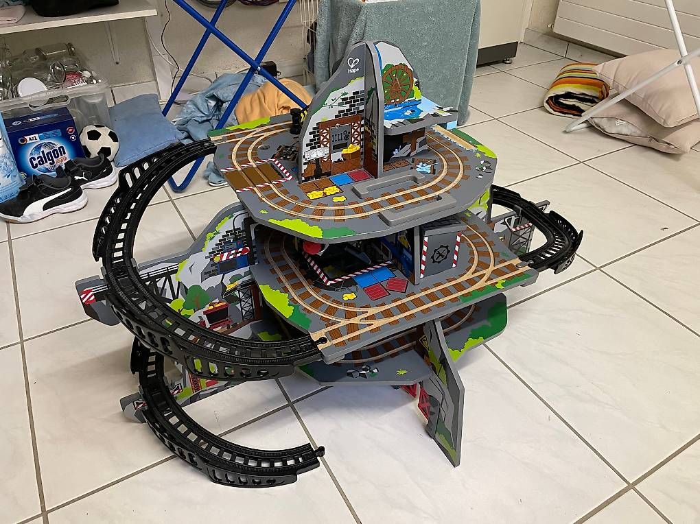 Giocattoli: Hape Riesige Bergmine - Brio kompatibel – Usato da Rain venduto da Murmi3