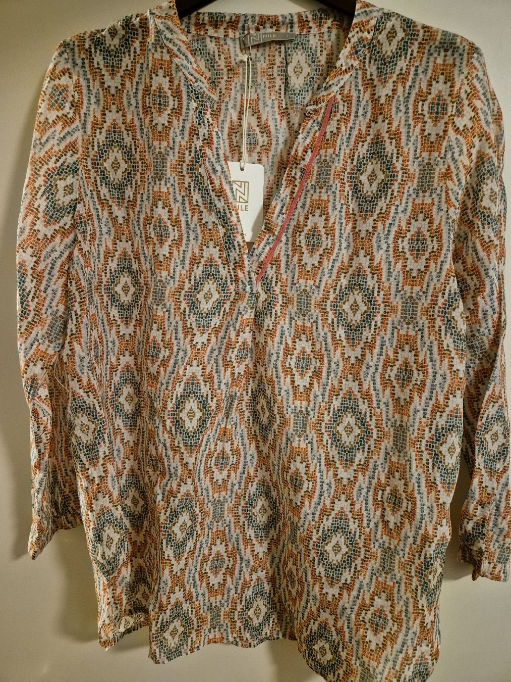 Nile Blusen: nile bluse, neu, farbig, S, mit seide – Neu und originalverpackt aus Luzern von Ami-be