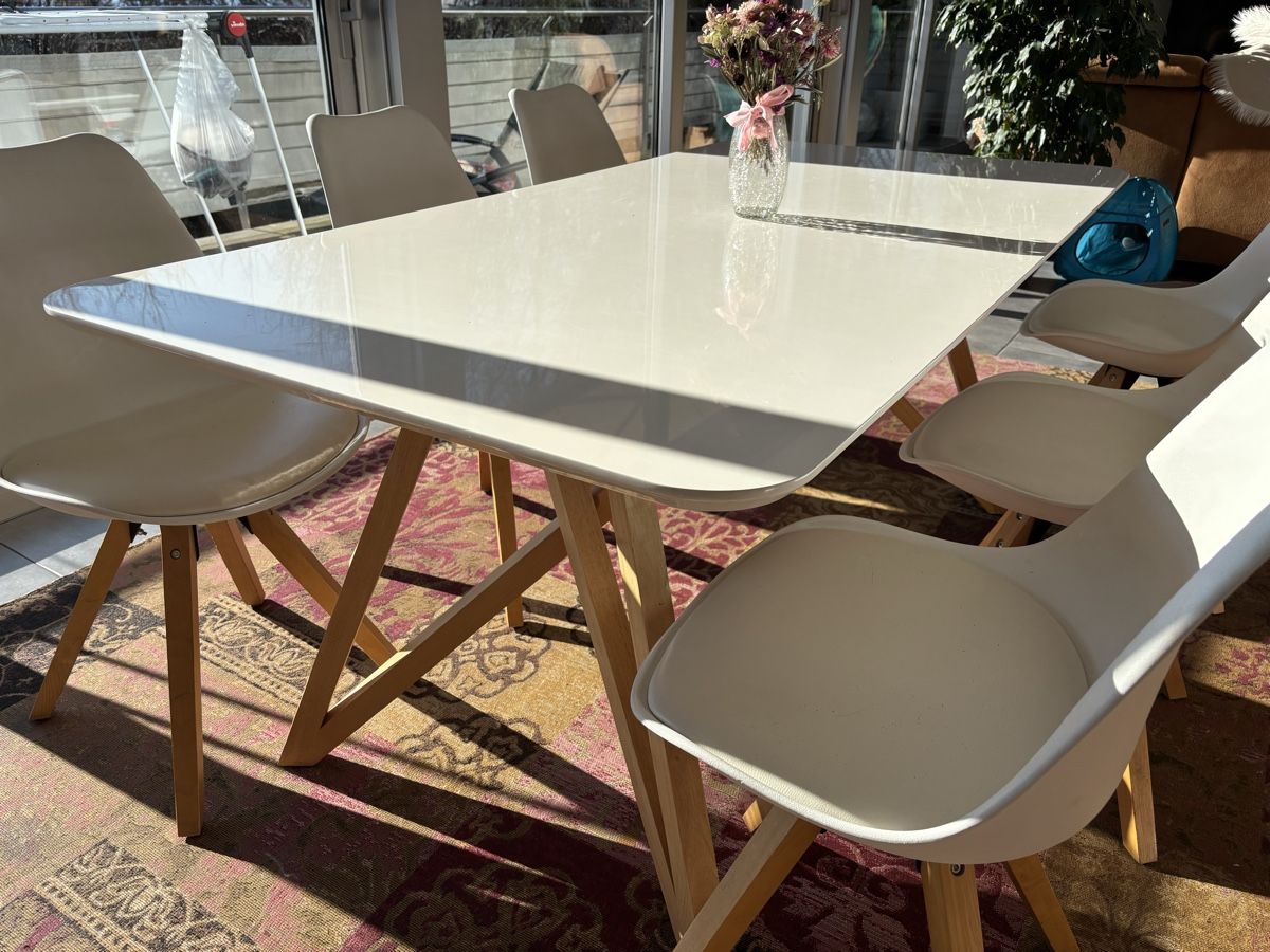 Conforama Set di tavolo e panche: Kitchen table 180x90 with 6 chairs – Usato da La Tour de Peilz venduto da Tomislaf 1