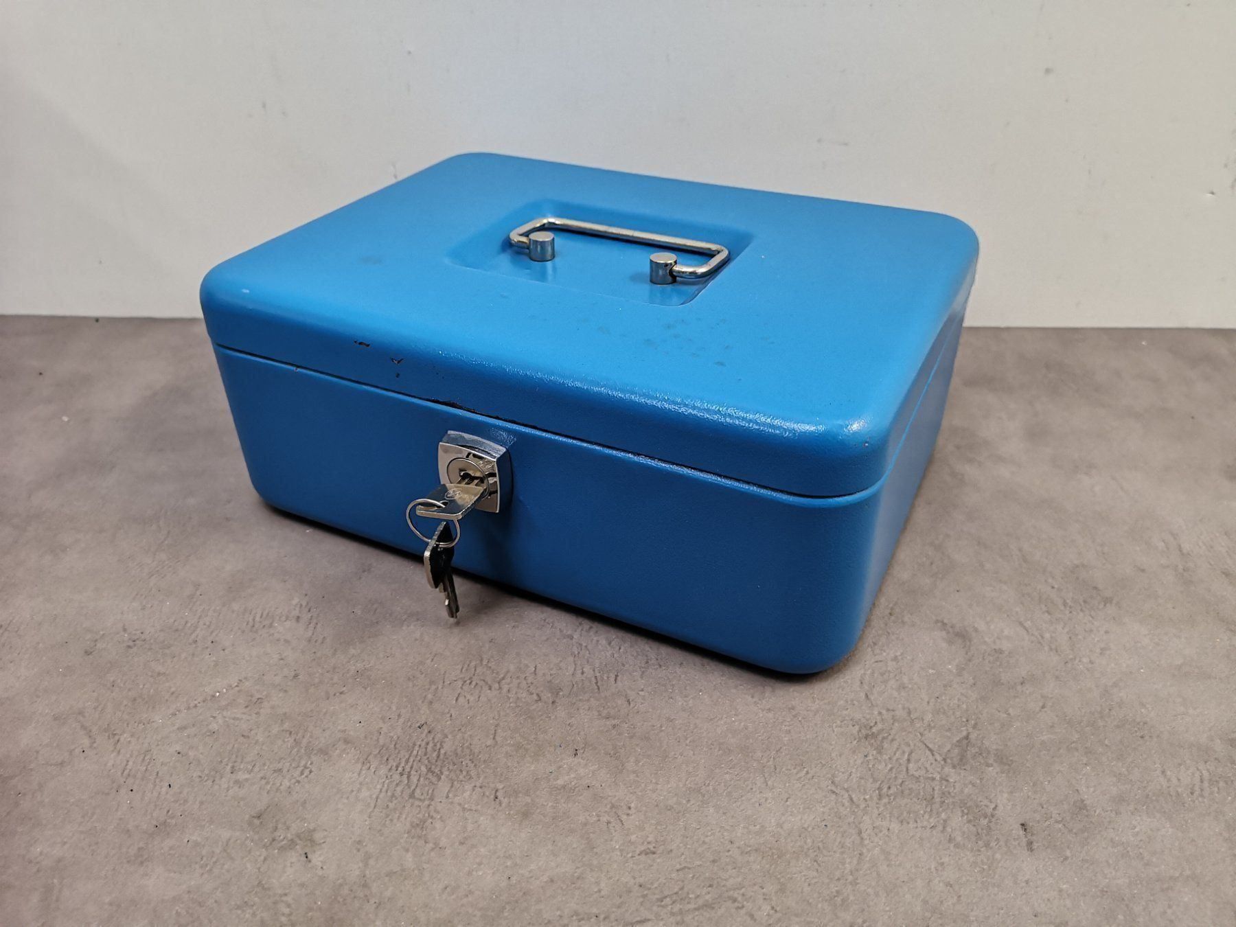 Registratore di cassa: Vintage Geldkassette blau 70er. – Usato da Nottwil venduto da Wondewa-Shop 2
