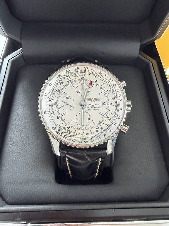 Breitling Orologi: Breitling Navitimer World – Usato da Zürich venduto da timeio-swapwatch